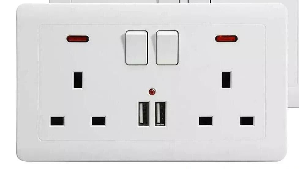 Double/ 2 Gang Wall Socket 13A With 2 USB Charger Ports Plug Switched Socket