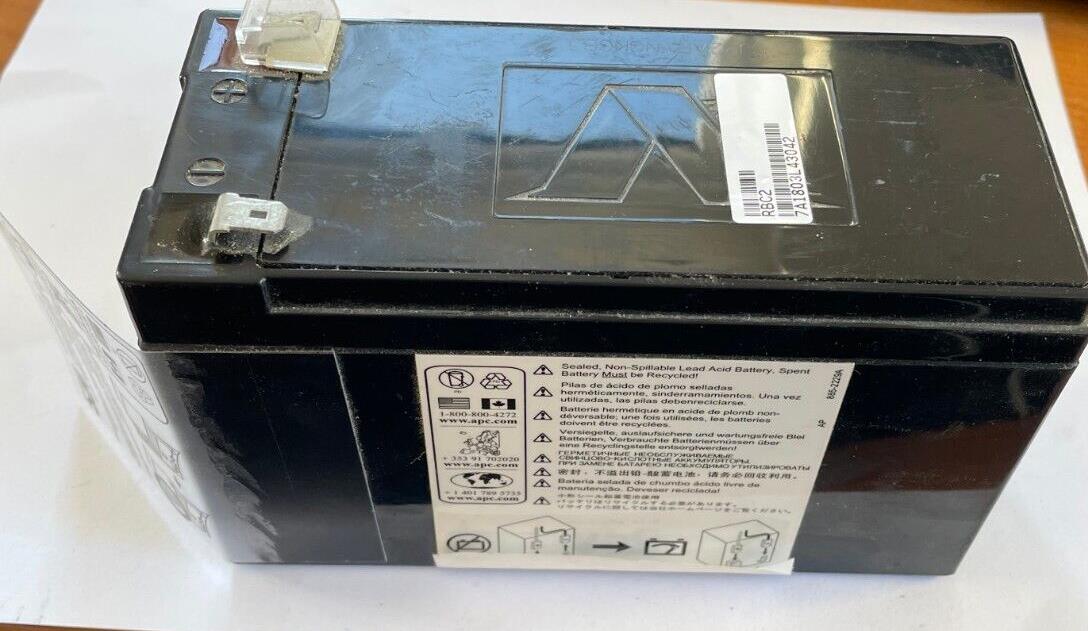 APC RBC17 Replacement Battery Cartridge New Storage Scratches
