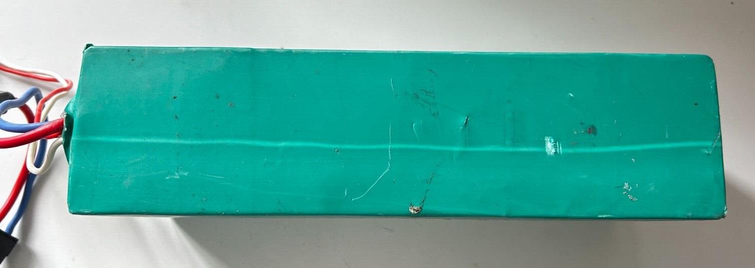 Lishen 48V 15.6Ah E-Bike Battery 30A 26.5cm x 11.8cm x 7cm XHX-007 Plug