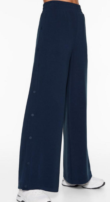 OYSHO Soft-touch wide-leg trousers with modal and buttons - Small