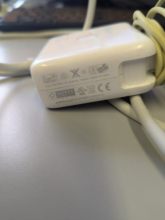 Apple Power Adapter Macbook Air (older models)