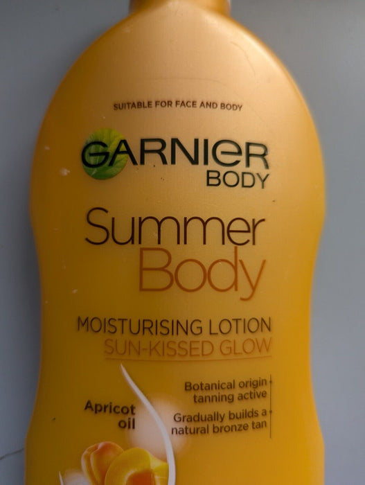 Garnier Summer Body Gradual Self Tan Moisturiser Dark, Hydrating Lotion 400ml