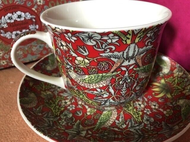 ABBEYDALE COLLECTION WILLIAM MORRIS BREAKFAST CUP & SAUCER NEW ORIGINAL BOX